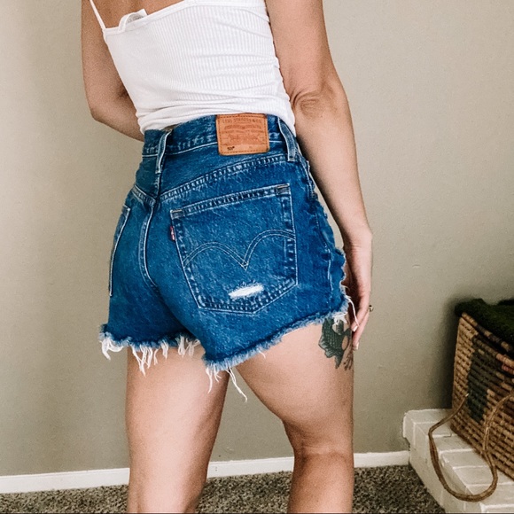 Distressed Levi’s - Picture 3 of 5